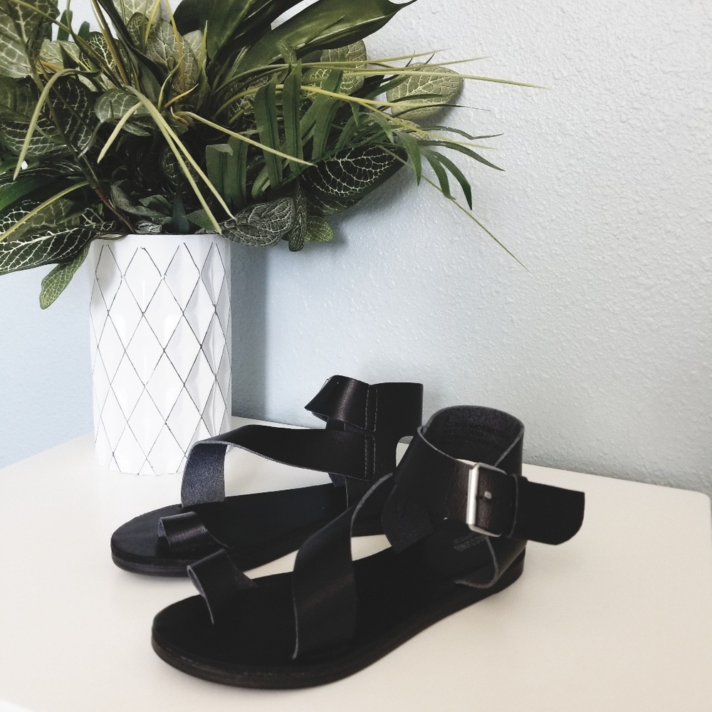 Mossimo sandals - Picture 2 of 5